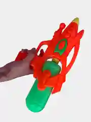 Зеленый водный пистолет