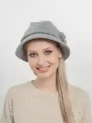 Серебряный шляпа вязаная двойная