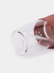 Красный стеклянные шейкеры c разными цветами