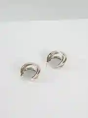 Серьги-кольца с искажением переплетения из металла женские