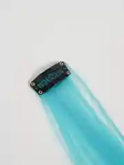 Цветные пряди на заколке