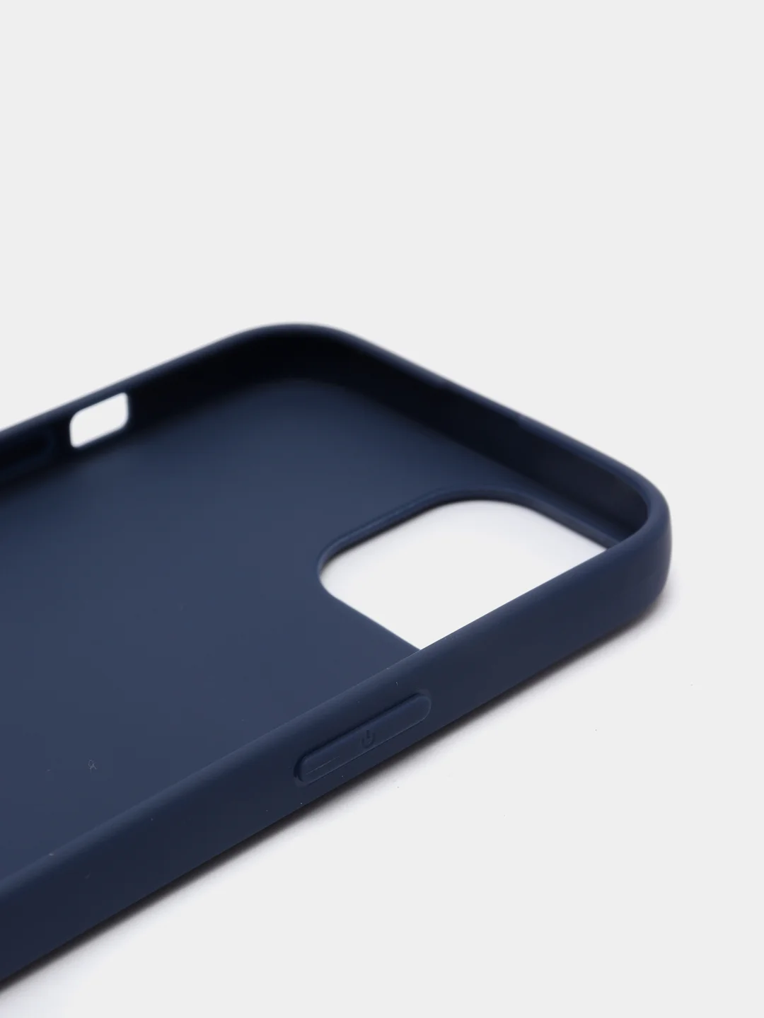 Синий чехол силиконовый для iPhone 13