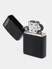Зажигалка бензиновая Zippo 218 ZL Черный с лого (покрытие Black Matte)