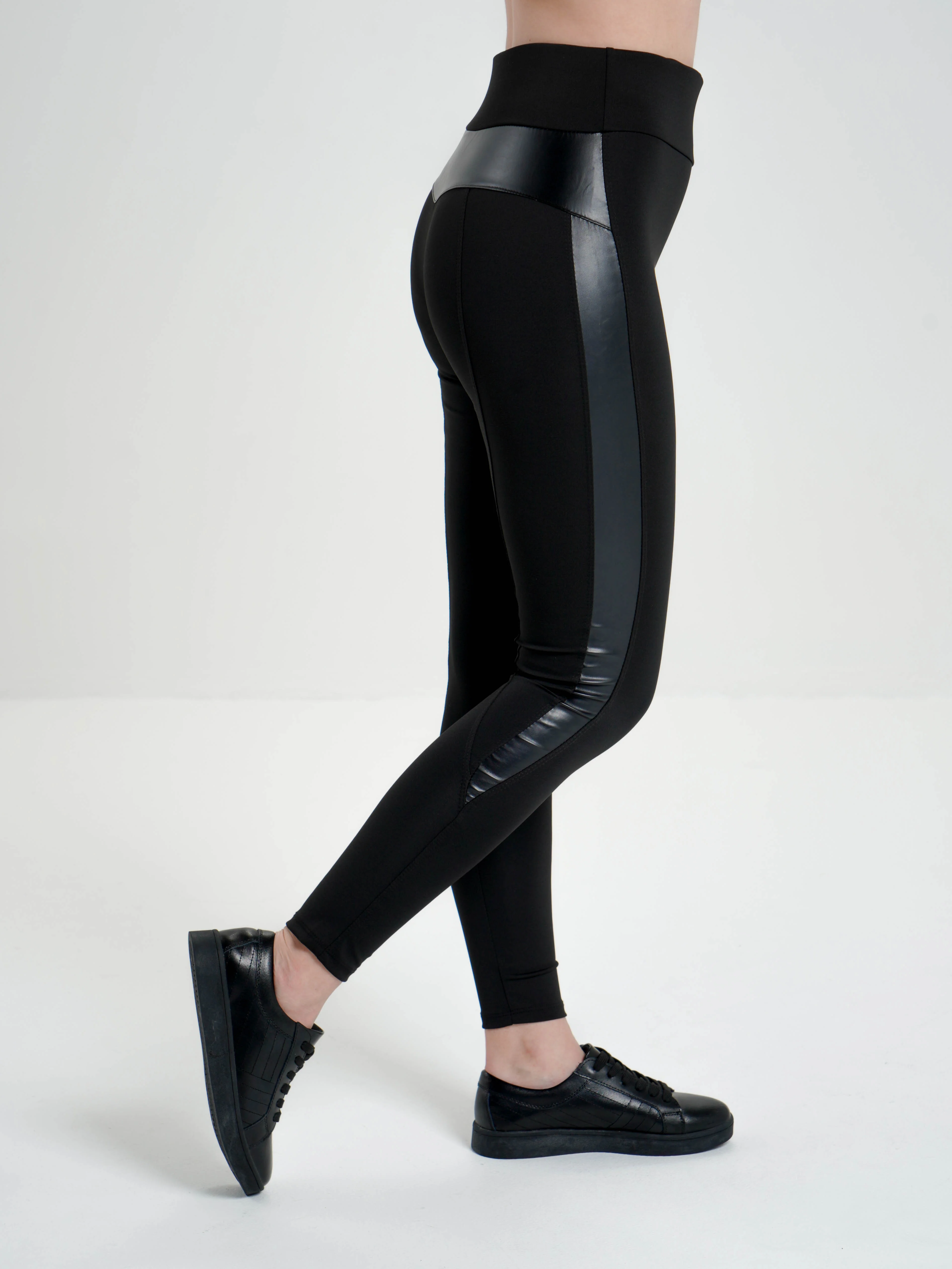 Черный лосины Sport Collection с высокой талией (брюки с кожаными вставками)