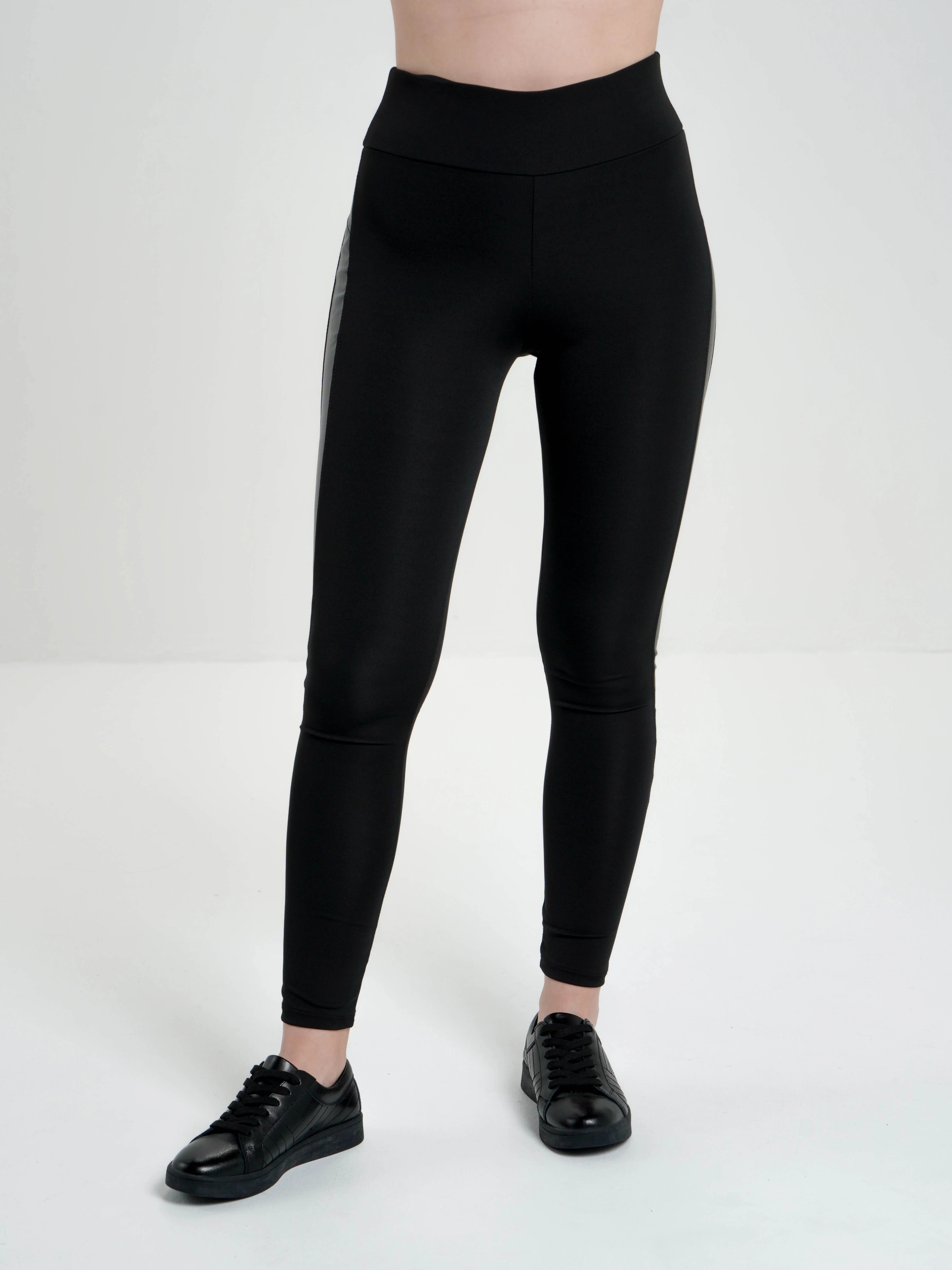 Черный лосины Sport Collection с высокой талией (брюки с кожаными вставками)
