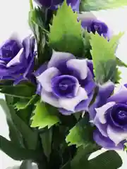 Лавандовый искусственные цветы. Розы (пластиковый букет)