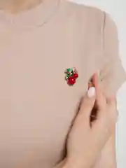 Брошь женская "Вишенка"