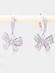 Серебряный серьги со стразами "Бант" на колечке