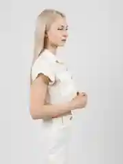 Белый костюм двойка: шорты и рубашка