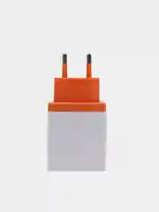 Красный зарядное устройство с USB портами