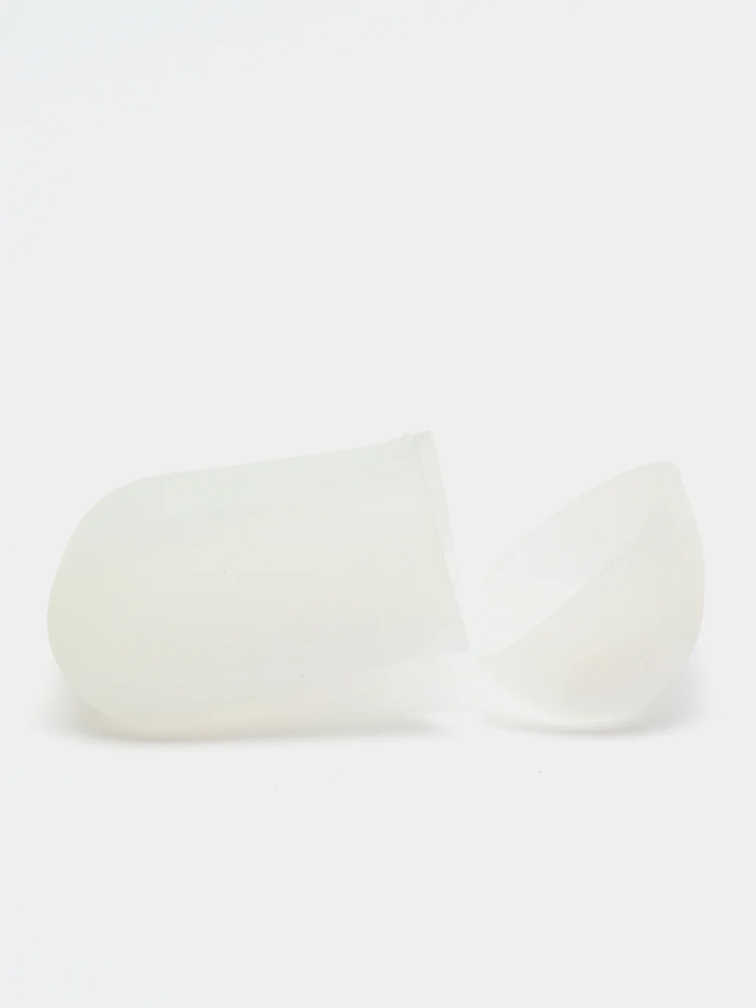 Белый силиконовый чехол для наушников Apple AirPods 2