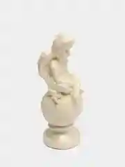Бежевый статуэтки