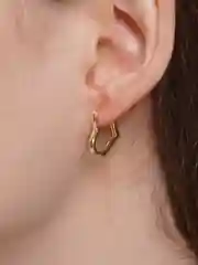 Молочный серьги женские