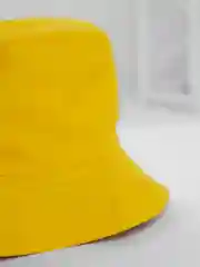 Желтый панама летняя