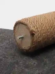 Серый когтеточка столбик, с игрушкой, 50 см, Экомир