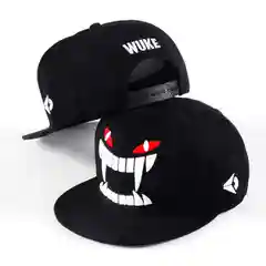 Черный кепка с вышивкой "WUKE" унисекс