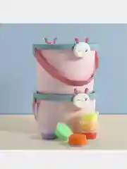 Белый ведро пластиковое с крышкой