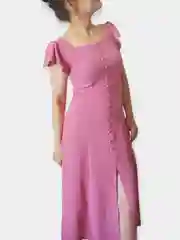 Кораллово-розовый платье-миди женское, с воланами на плечах