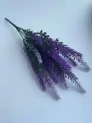 Цветы и зелень искусственные