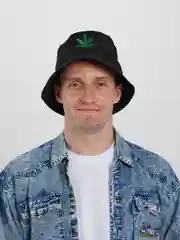 Черный панама