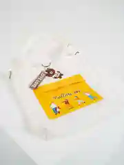 Молочный шоппер с принтом, с брелоком