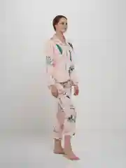 Розовый пижама женская: штаны c рубашкой