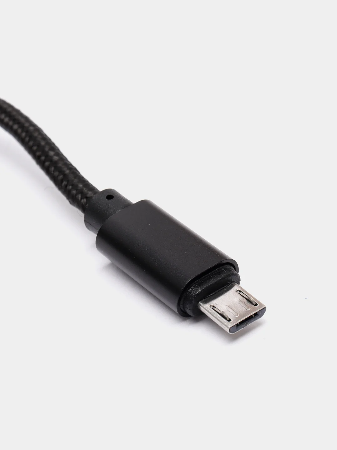 Черный кабель microUSB, Type-C, Lightning для зарядки и передачи данных