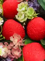 Алый букет из мыла в виде ягод и цветов, подарочный набор ручной работы,подарок учителю,коллеге