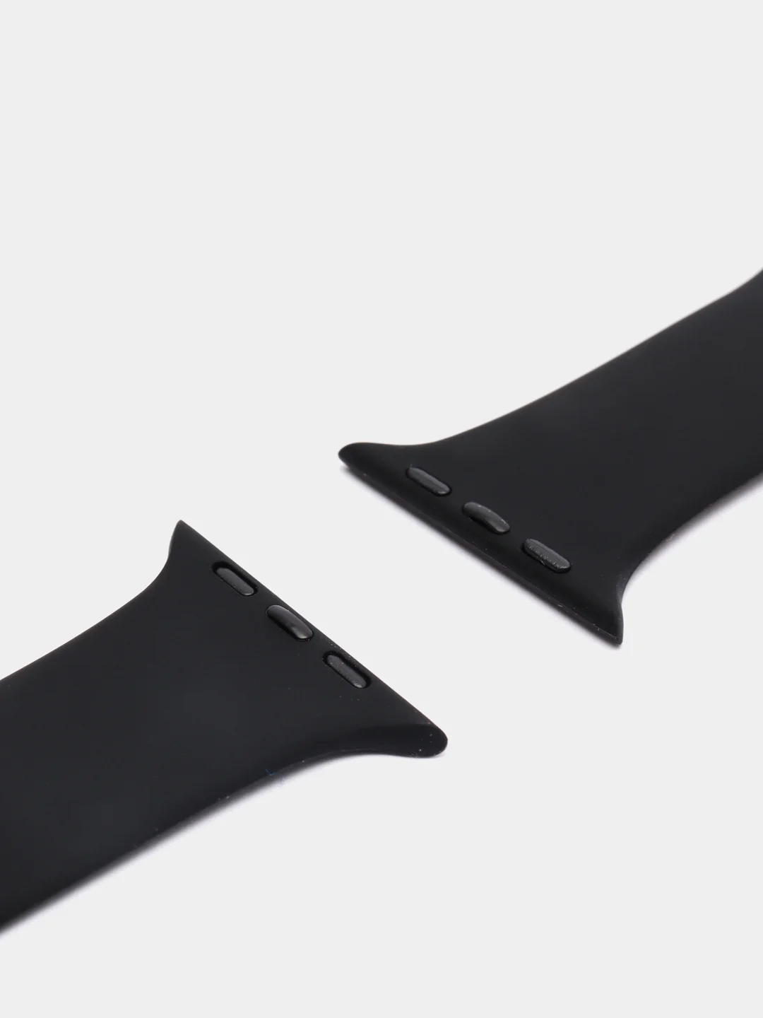 Черный силиконовый ремешок для Apple Watch 3, 4, 5, 6, 7 SE на 38/40 и 42/44