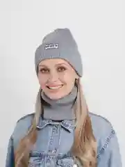 Серый комплект: шапка и снуд