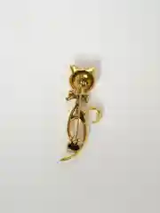 Бежевый брошь "Кошка"