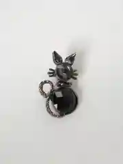 Алый брошь "Кошка"
