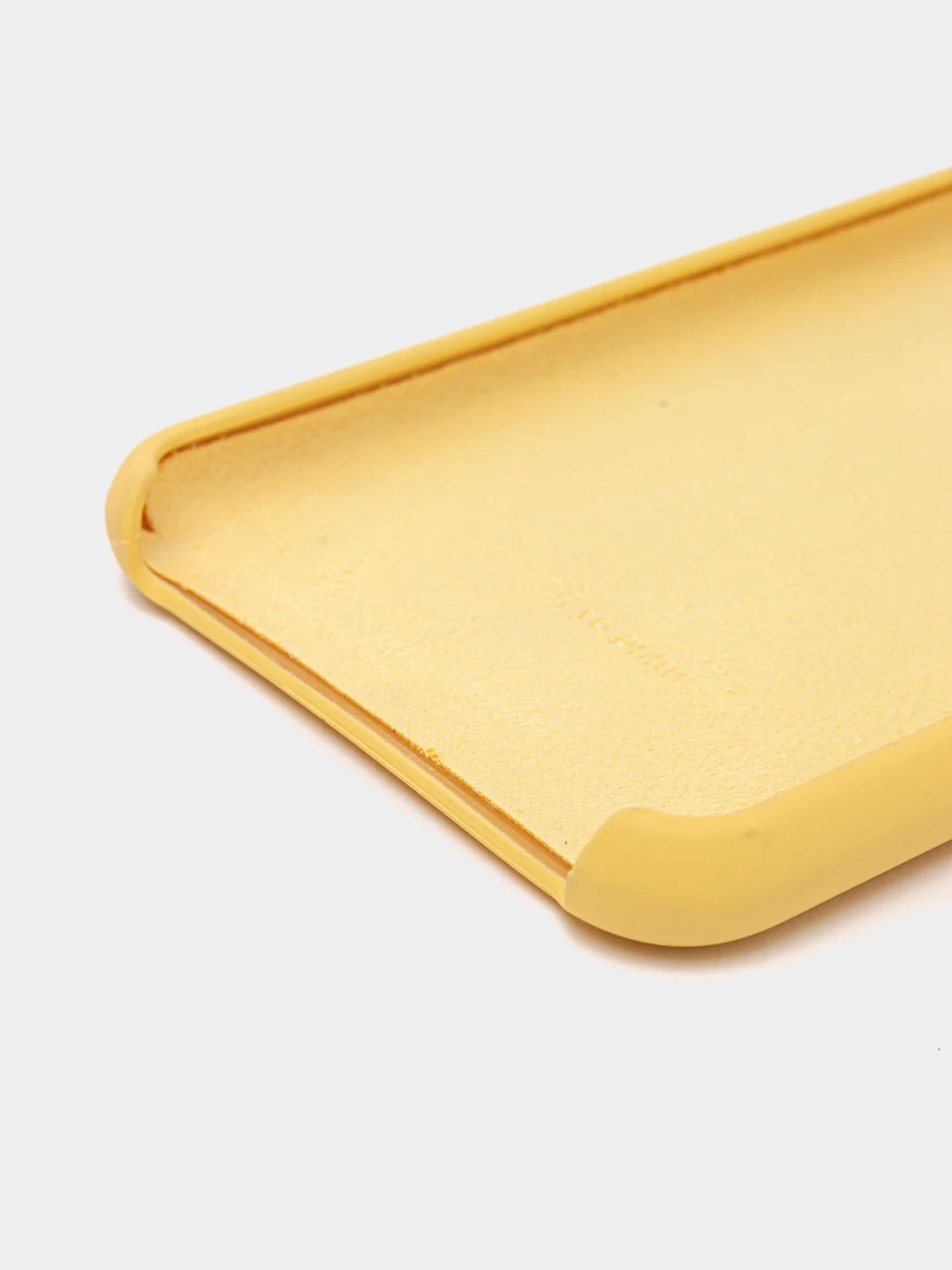 Желтый чехол Silicone case для Huawei Honor 7A Pro / 7C / Y6 2018 / Y6 Prime (5,7"0)