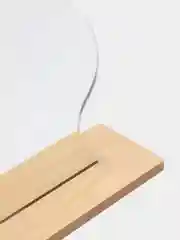 Кремовый зеркало для макияжа