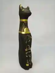 Оливковый статуэтки "Кошечки"