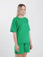 Зеленый женский костюм, шорты и футболка