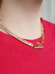 Чокер-цепочка асимметрия