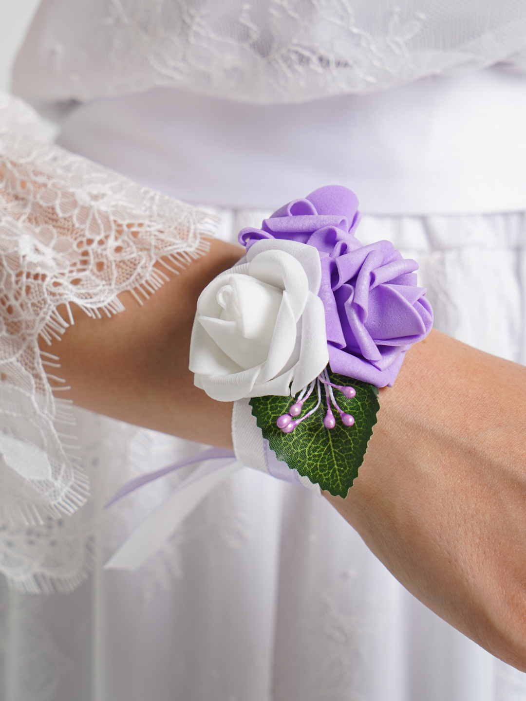 Браслет из живых цветов для невесты или подружек невесты