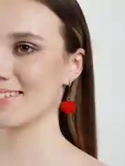 Красный серьги пушистые