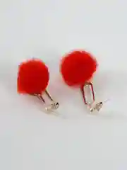 Красный серьги пушистые