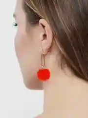 Красный серьги пушистые