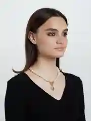 Золотой ожерелье на шею с жемчугом, с подвеской
