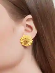 Желтый серьги-гвоздики с цветком