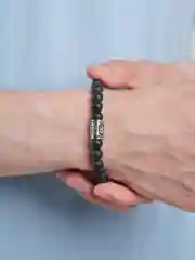 Черный браслет