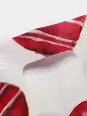 Алый пакет подарочный