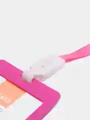 Розовый бейдж вертикальный