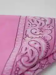 Розовый бандана