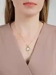 Золотой цепочка с кулоном на шею