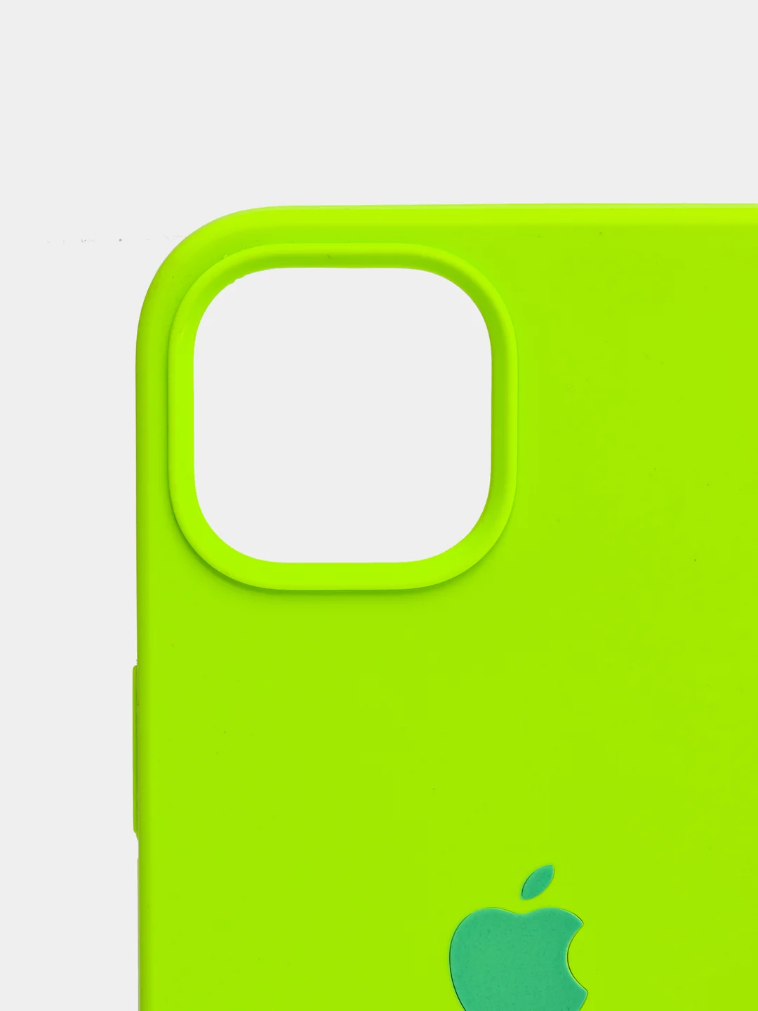 Салатовый чехол Silicone Case для iPhone 13 с закрытым низом