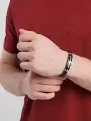 Черный мужской браслет